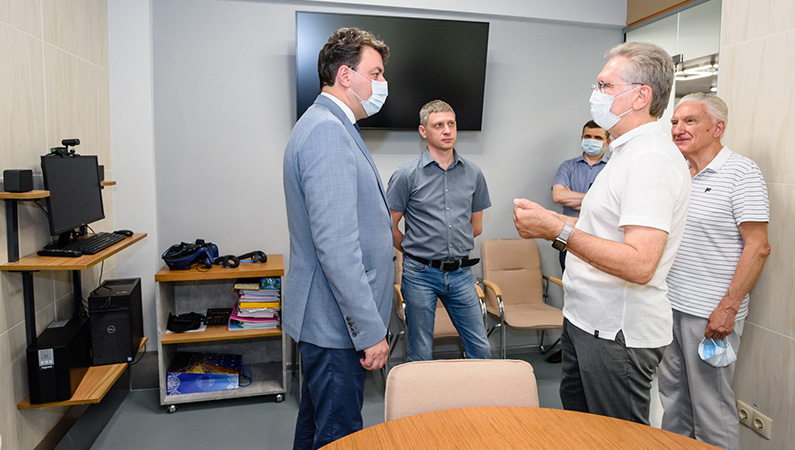 El jefe de la Administración Regional del Estado, Alexander Starukh, realizó una visita de trabajo a ZSMU
