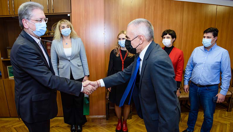 Visita de colegas de la Universidad Médica Nacional de Kharkiv